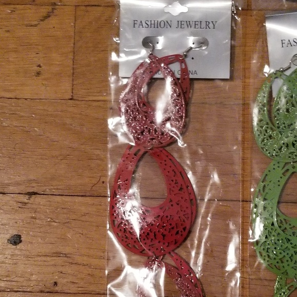 Fashion Jewelry Earrings - Picture 2 of 8